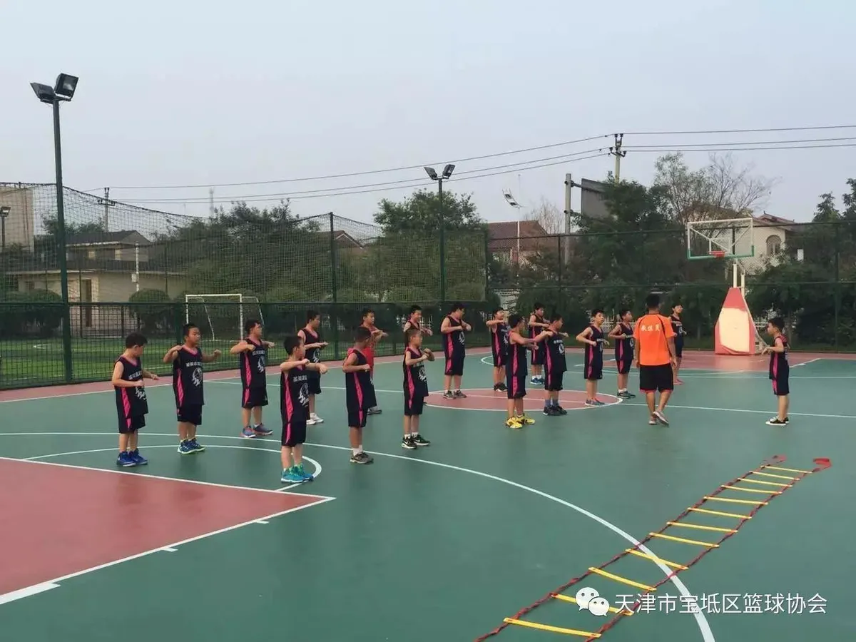 青少年学生篮球训练营发言稿_1